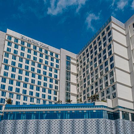 Kingsford Hotel Manila Paranaque City Exterior photo