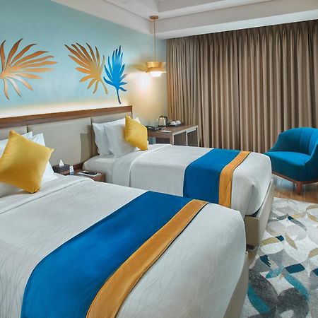 Kingsford Hotel Manila Paranaque City Exterior photo