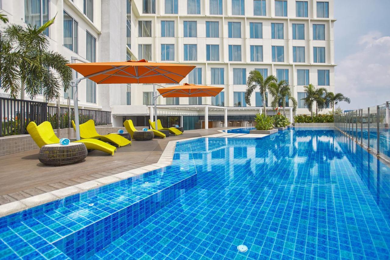 Kingsford Hotel Manila Paranaque City Exterior photo