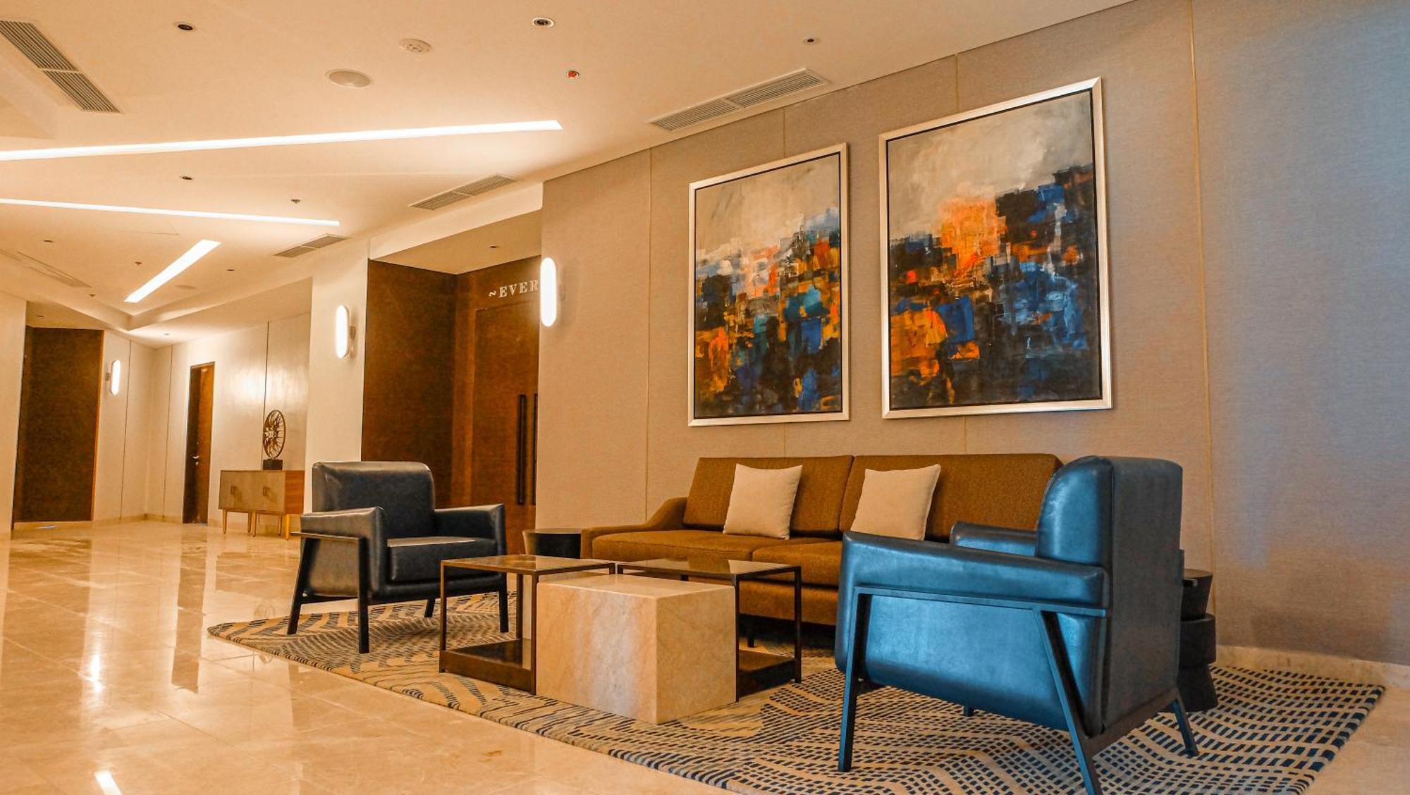 Kingsford Hotel Manila Paranaque City Exterior photo