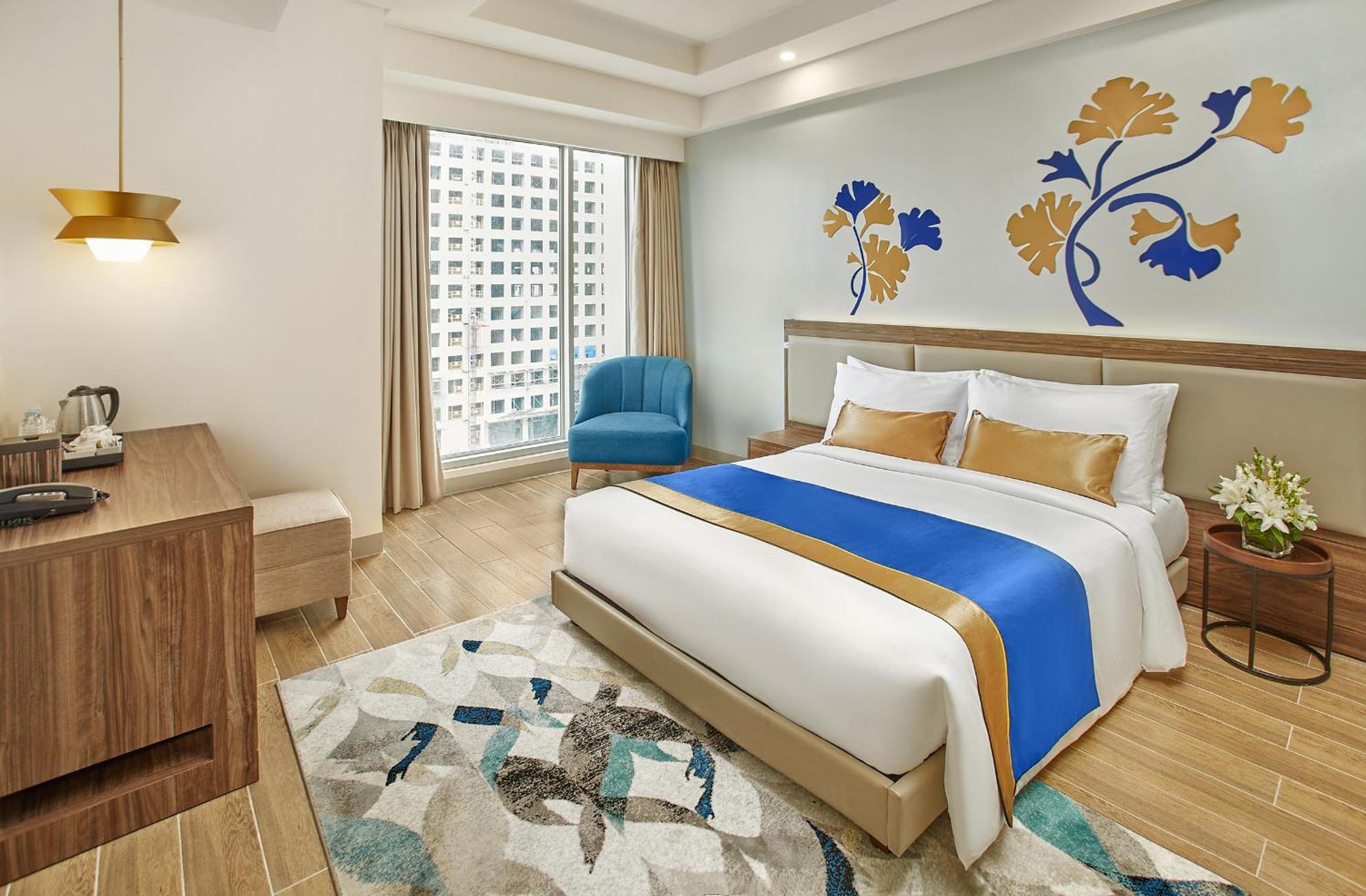 Kingsford Hotel Manila Paranaque City Exterior photo